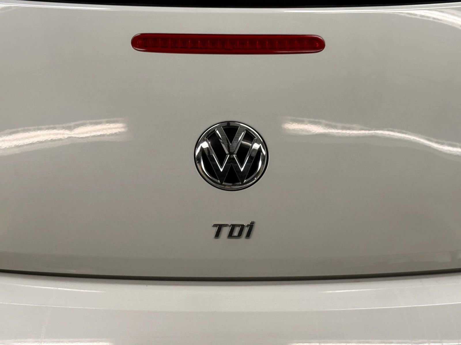 Used 2014 Volkswagen Beetle TDI FWD image 11