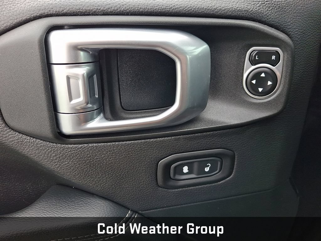 Used 2020 Jeep Gladiator Overland AWD/4WD image 14