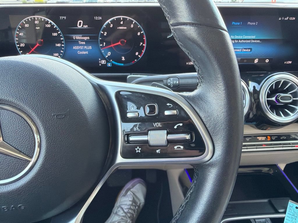 Used 2022 Mercedes-Benz GLB 250 4MATIC image 19