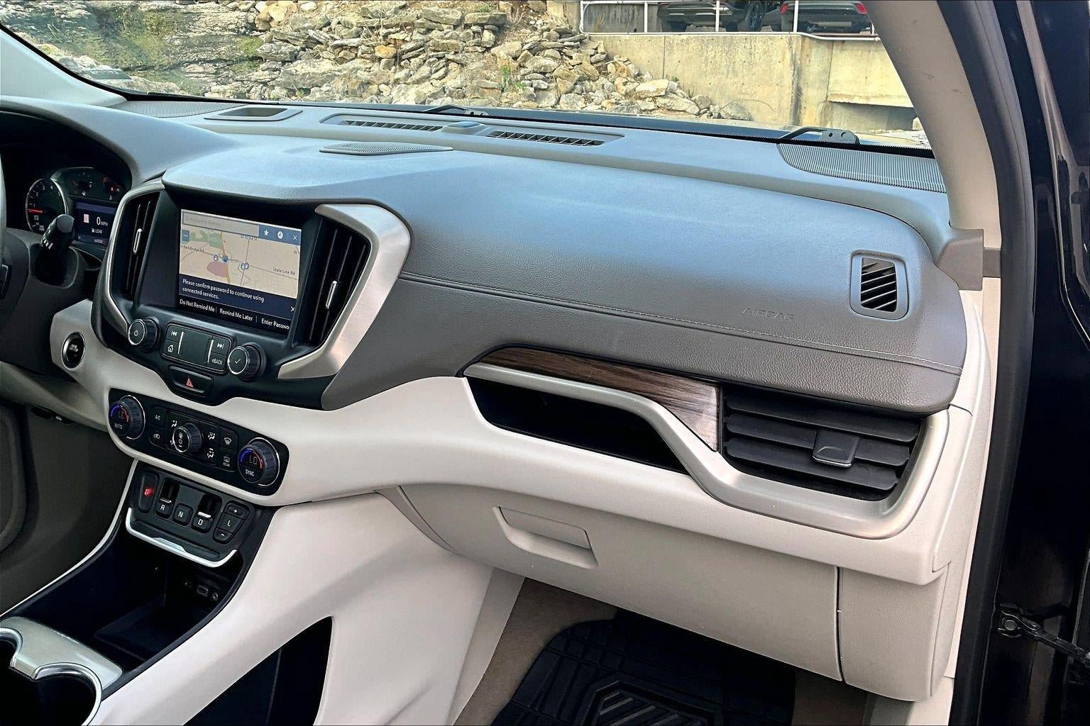 Used 2020 GMC Terrain Denali w/ Denali Premium Package AWD/4WD image 15