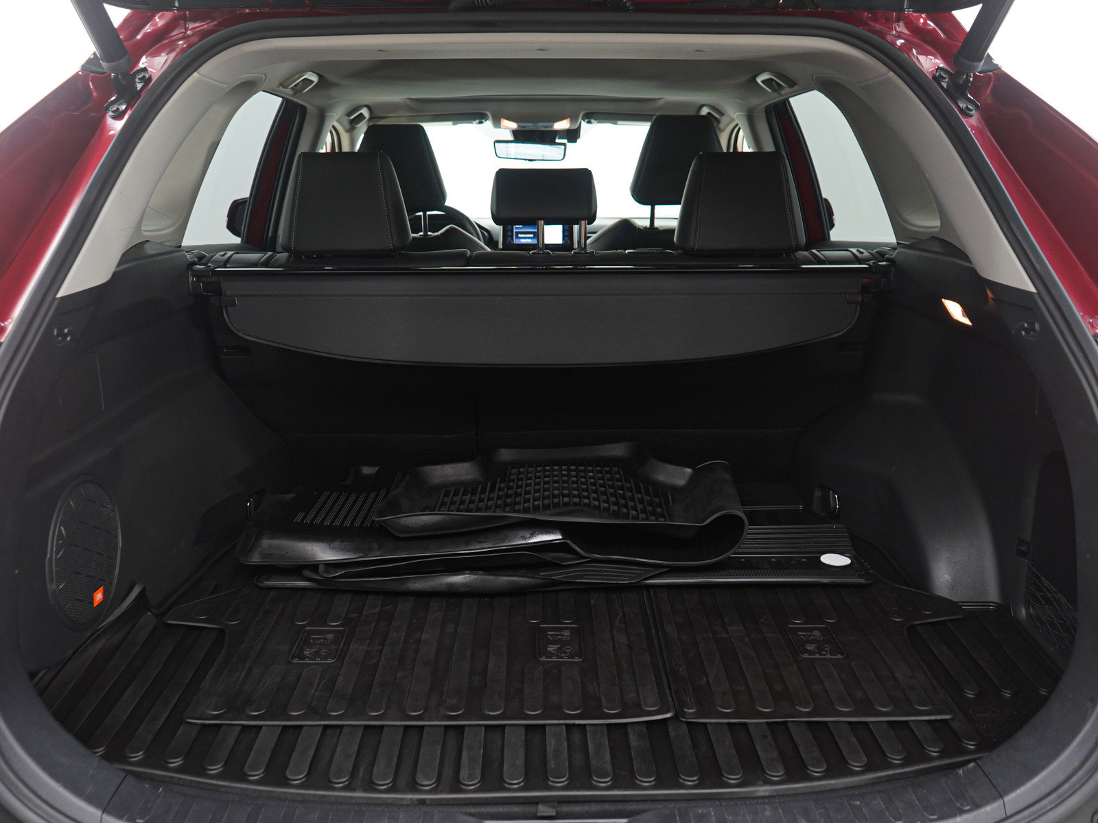 Used 2020 Toyota RAV4 Limited image 9