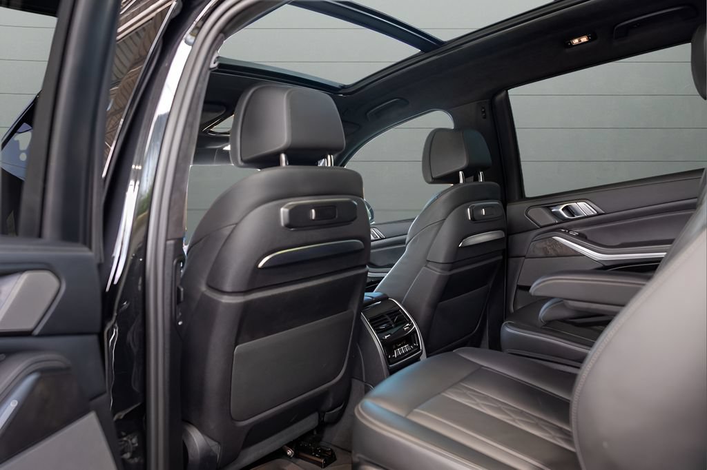 Used 2023 BMW X7 xDrive40i w/ M Sport Package AWD/4WD image 50