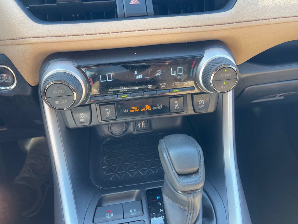 Used 2025 Toyota RAV4 XLE w/ Convenience Package AWD/4WD image 20