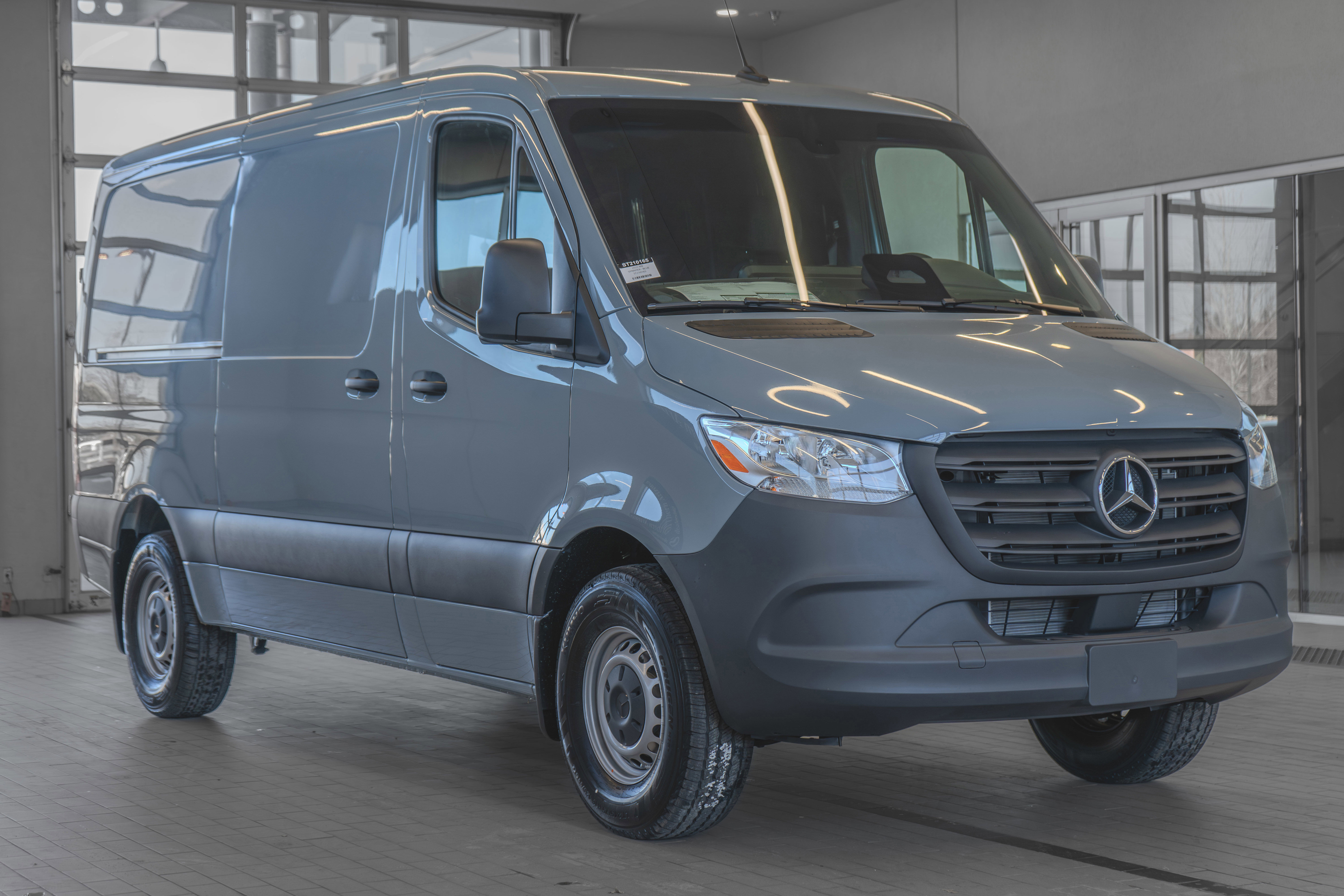 Used 2025 Mercedes-Benz Sprinter 2500 image 21
