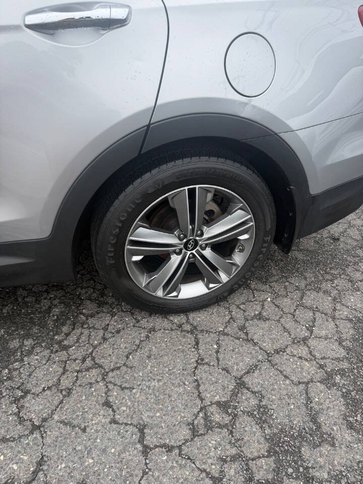 Used 2015 Hyundai Santa Fe GLS w/ Option Group 03 AWD/4WD image 13