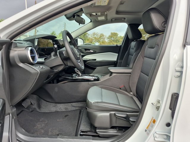 New 2026 Chevrolet Trax LT w/ Sunroof Package FWD image 4