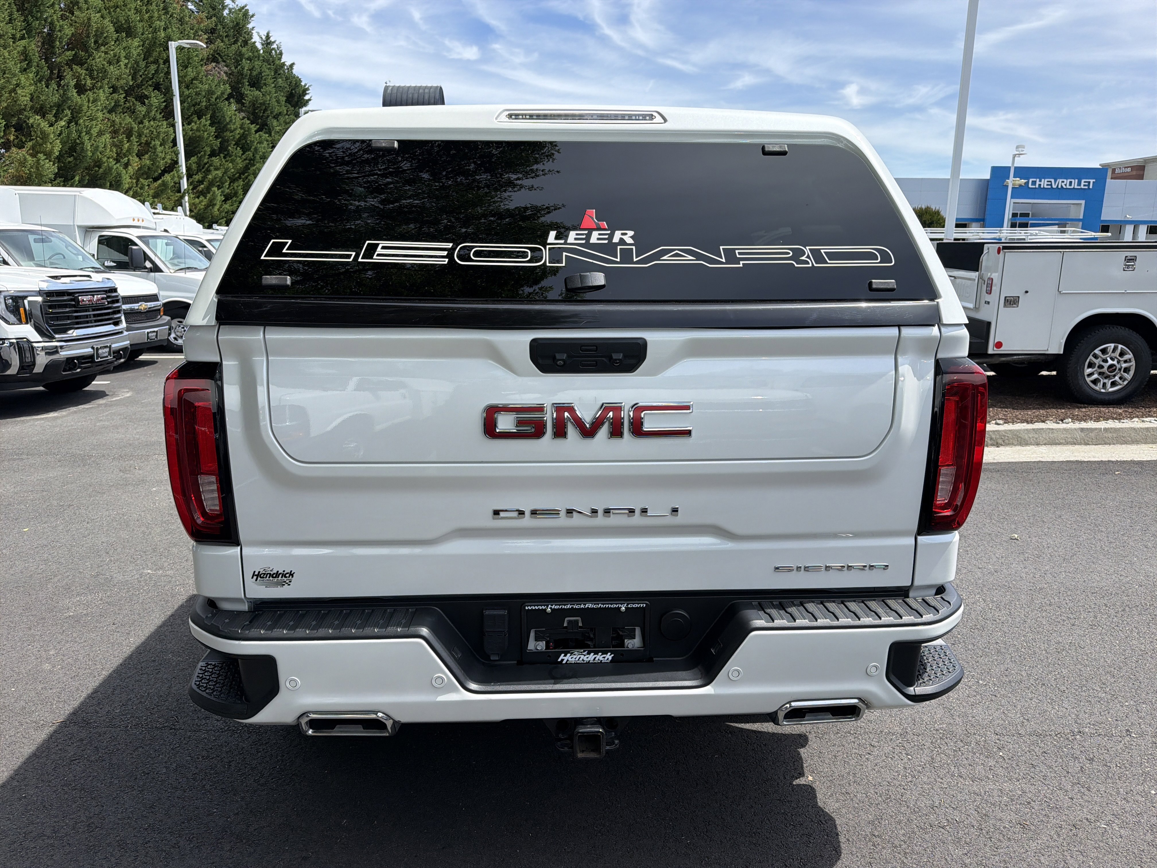 Used 2023 GMC Sierra 1500 Denali w/ Technology Package AWD/4WD image 9
