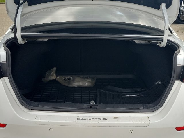 Used 2022 Nissan Sentra SR FWD image 10