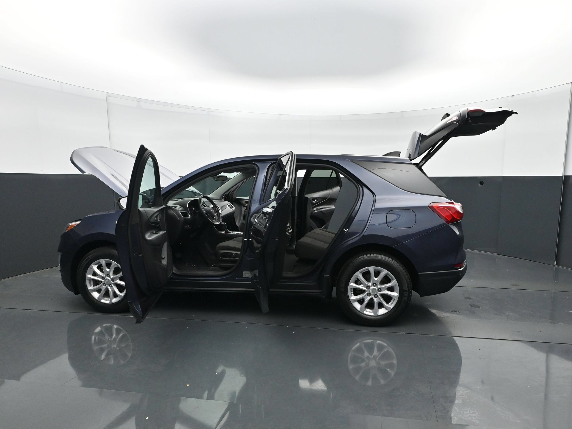 Used 2018 Chevrolet Equinox LT FWD image 32