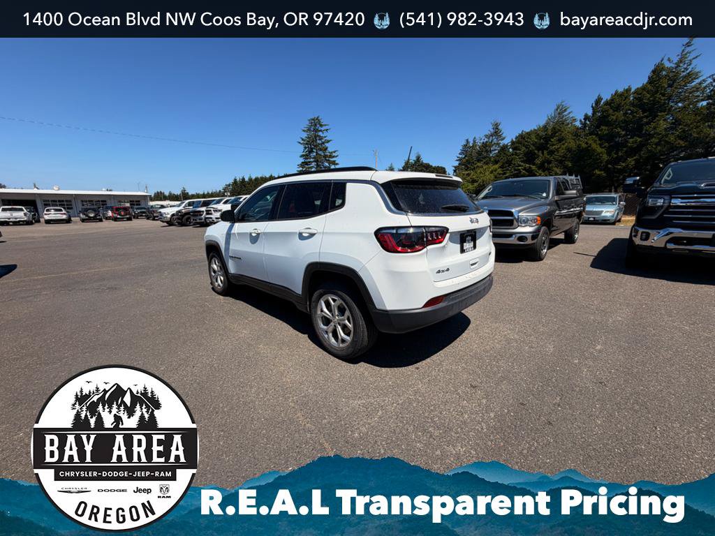 Used 2024 Jeep Compass Latitude AWD/4WD image 7