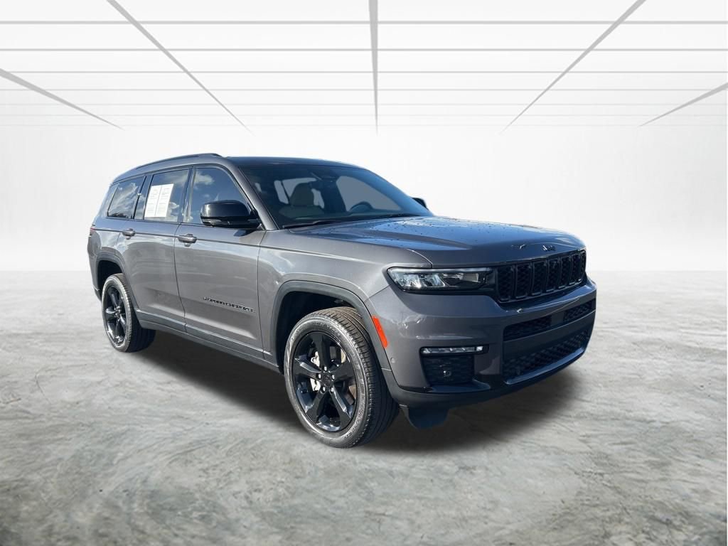 Certified 2023 Jeep Grand Cherokee L Limited w/ Luxury Tech Group II image 2