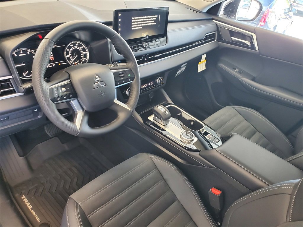 New 2025 Mitsubishi Outlander Trail Edition image 13
