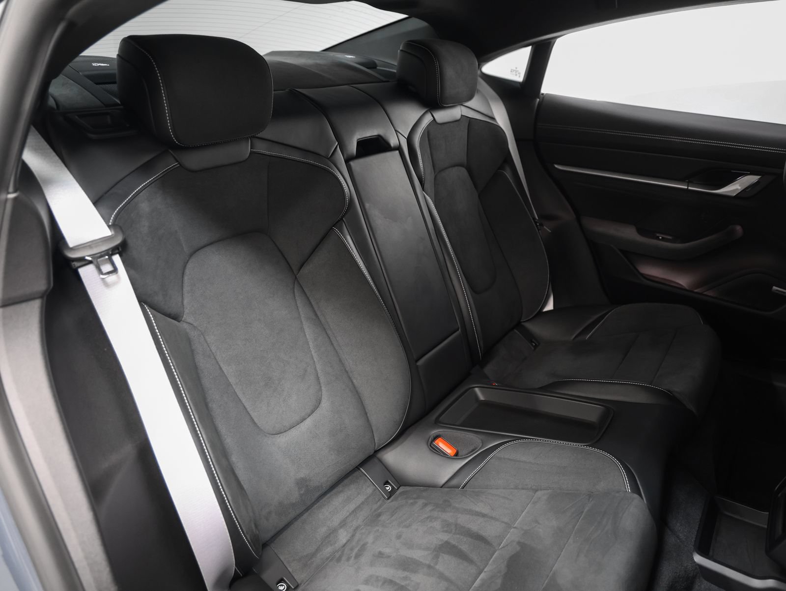 Certified 2025 Porsche Taycan Turbo GT AWD/4WD image 35