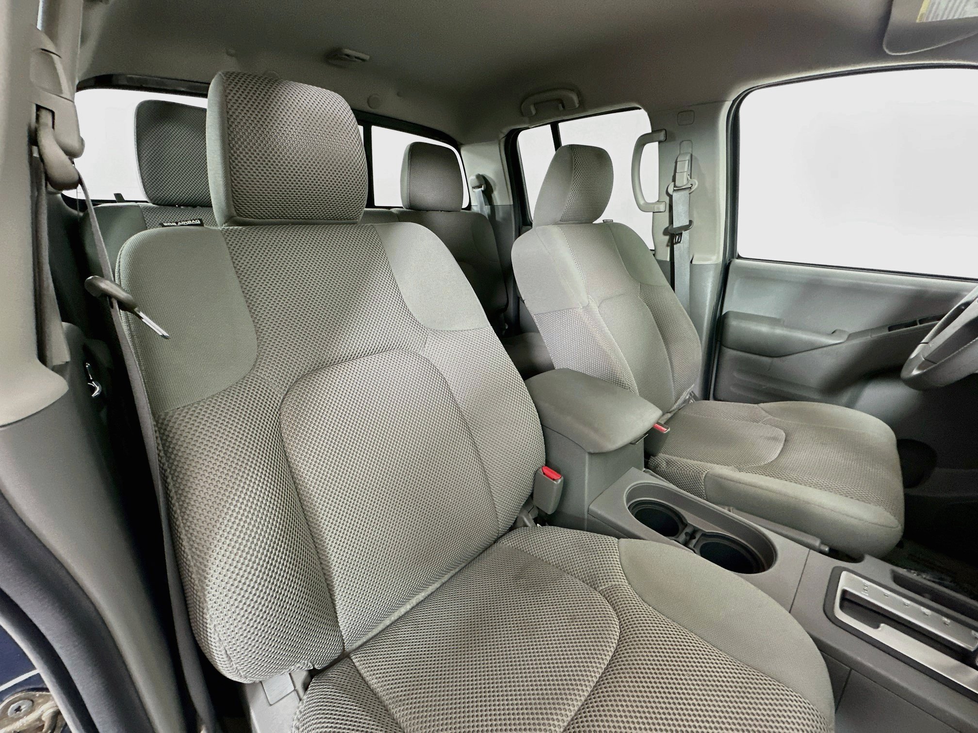 Used 2015 Nissan Frontier SV AWD/4WD image 24