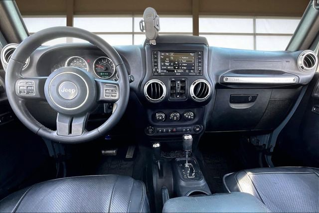 Used 2015 Jeep Wrangler Unlimited Sahara w/ Max Tow Package image 16