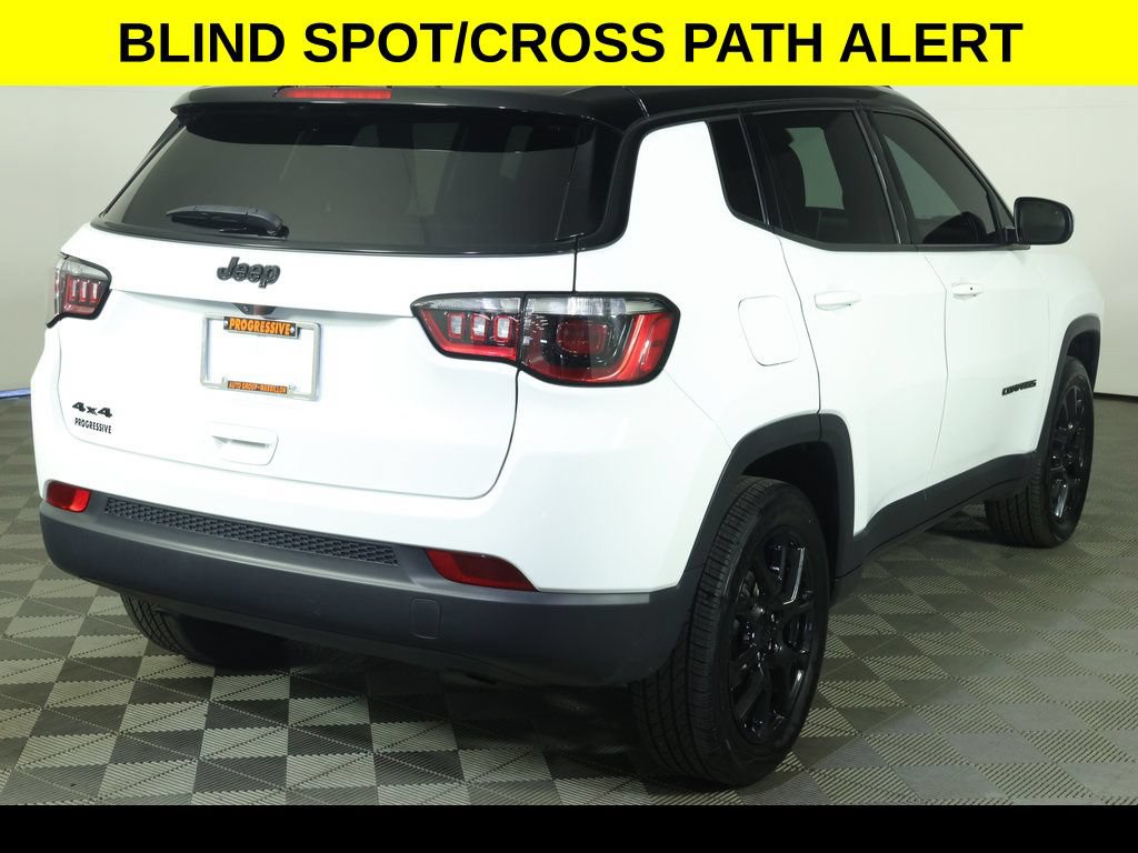 Used 2023 Jeep Compass Latitude w/ Convenience Group AWD/4WD image 10