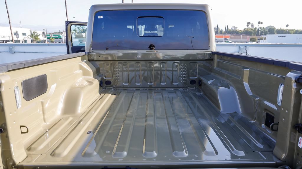 New 2026 Jeep Gladiator Sport AWD/4WD image 31