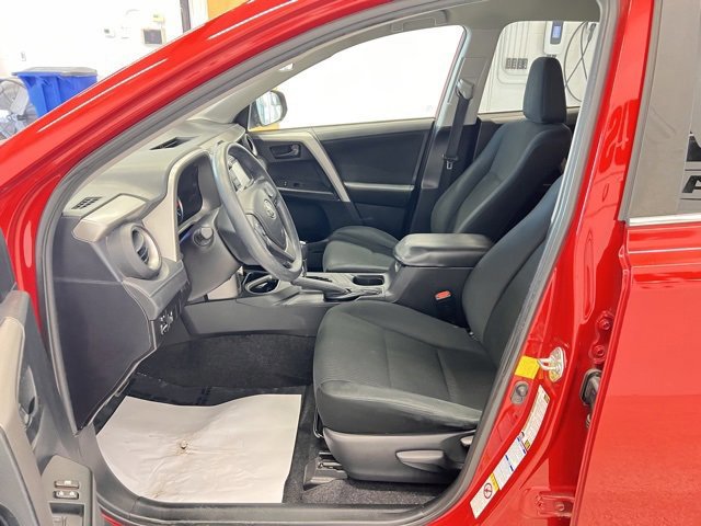 Used 2016 Toyota RAV4 LE image 14