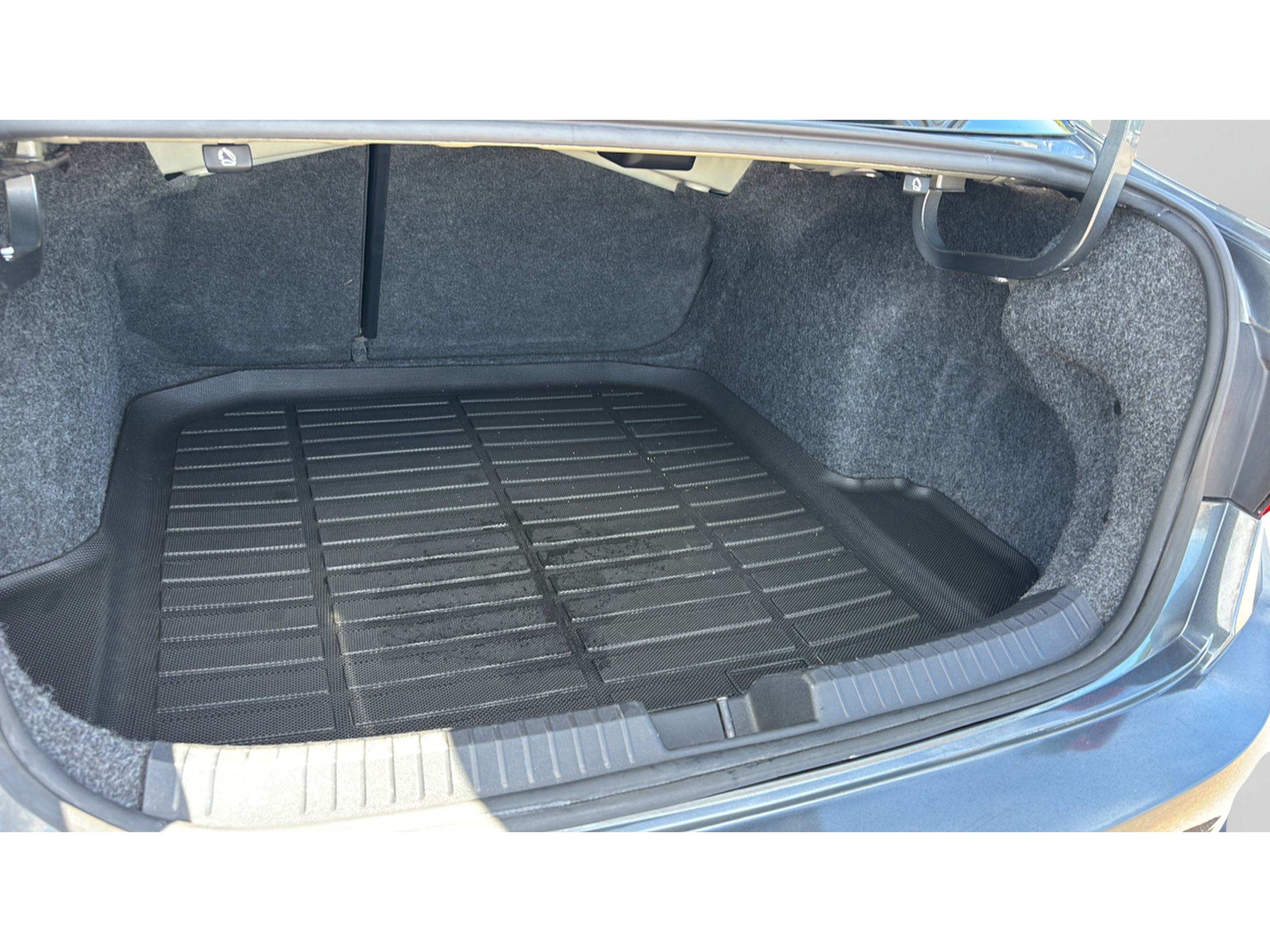 Used 2024 Volkswagen Jetta SE FWD image 13