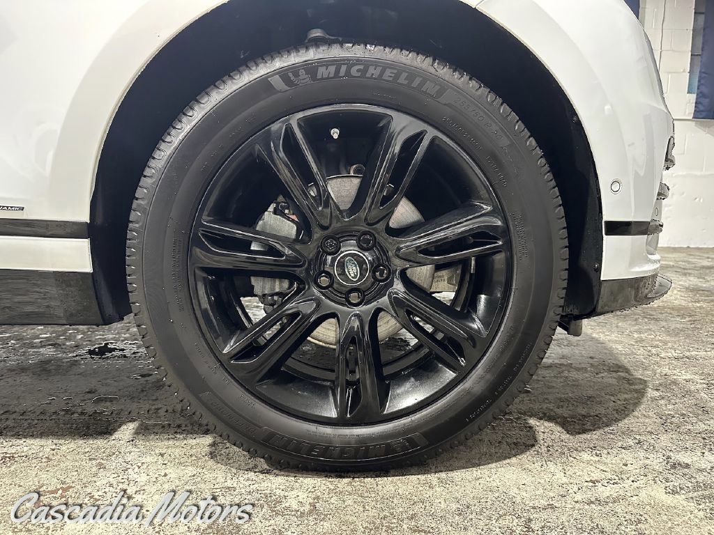 Used 2019 Land Rover Range Rover Velar R-Dynamic SE image 31