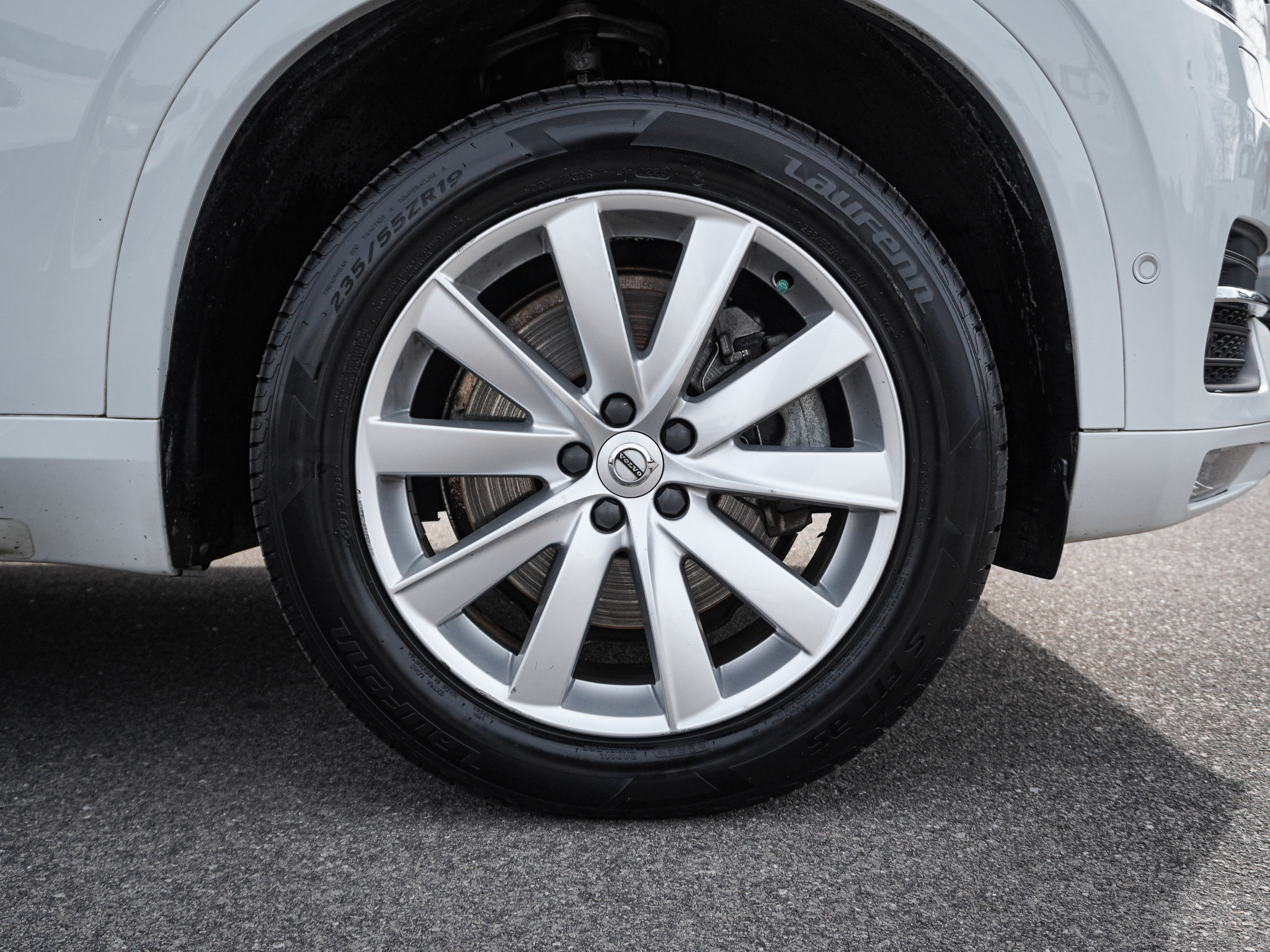 Used 2016 Volvo XC90 T6 Momentum w/ Protection Package Plus image 13