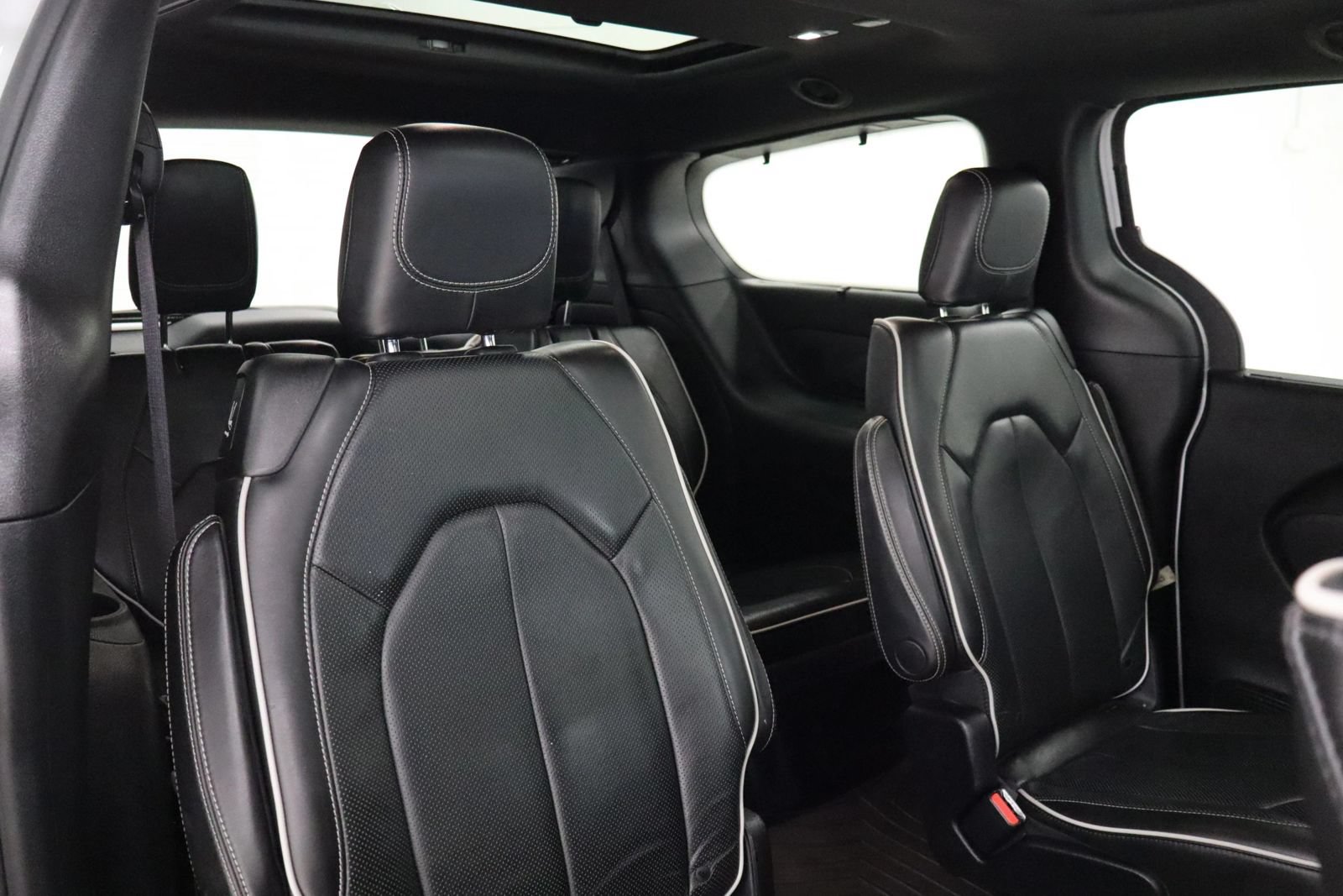 Used 2019 Chrysler Pacifica Limited w/ Advanced Safetytec Group FWD image 22