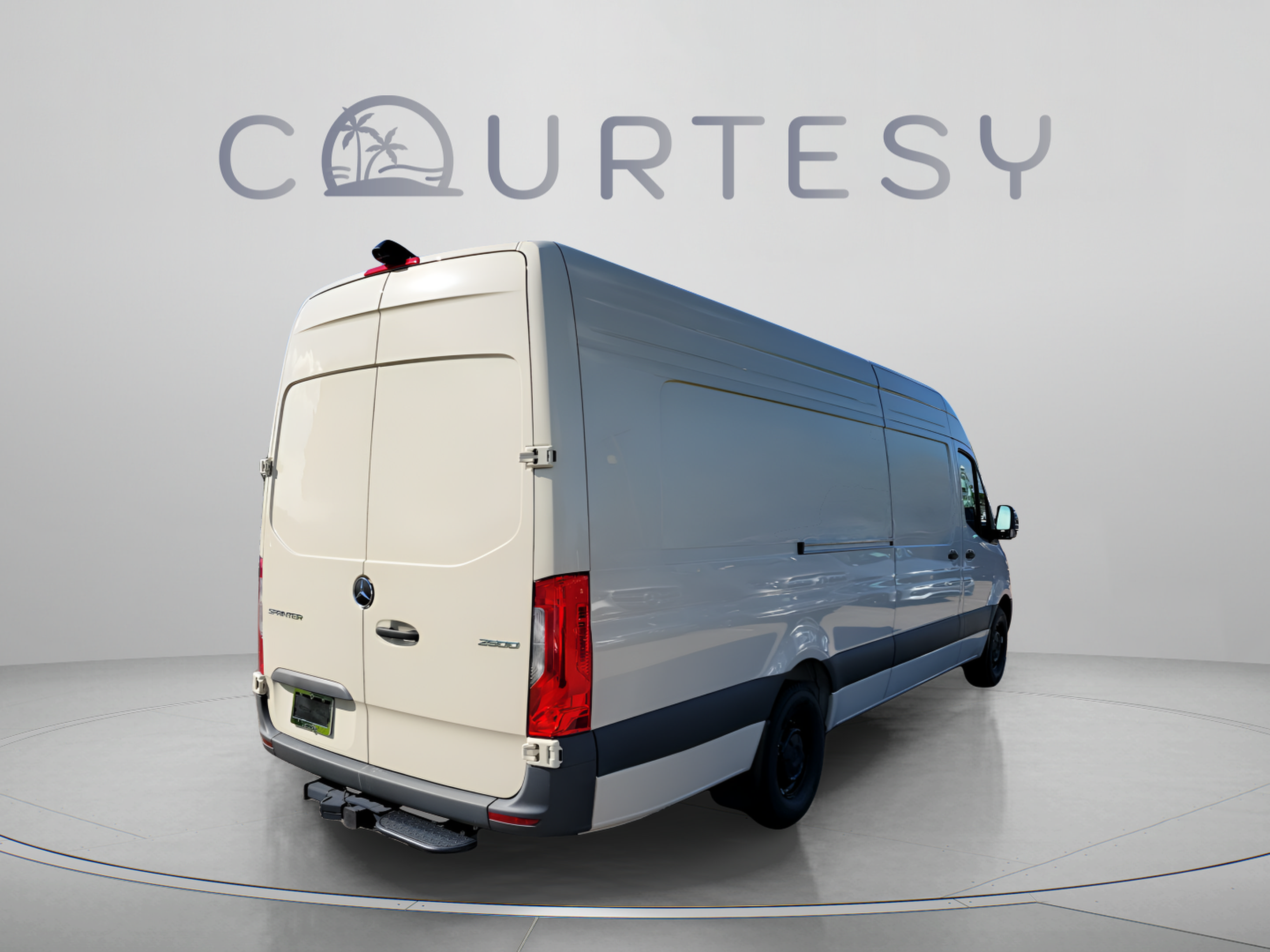 Used 2025 Mercedes-Benz Sprinter 2500 image 3