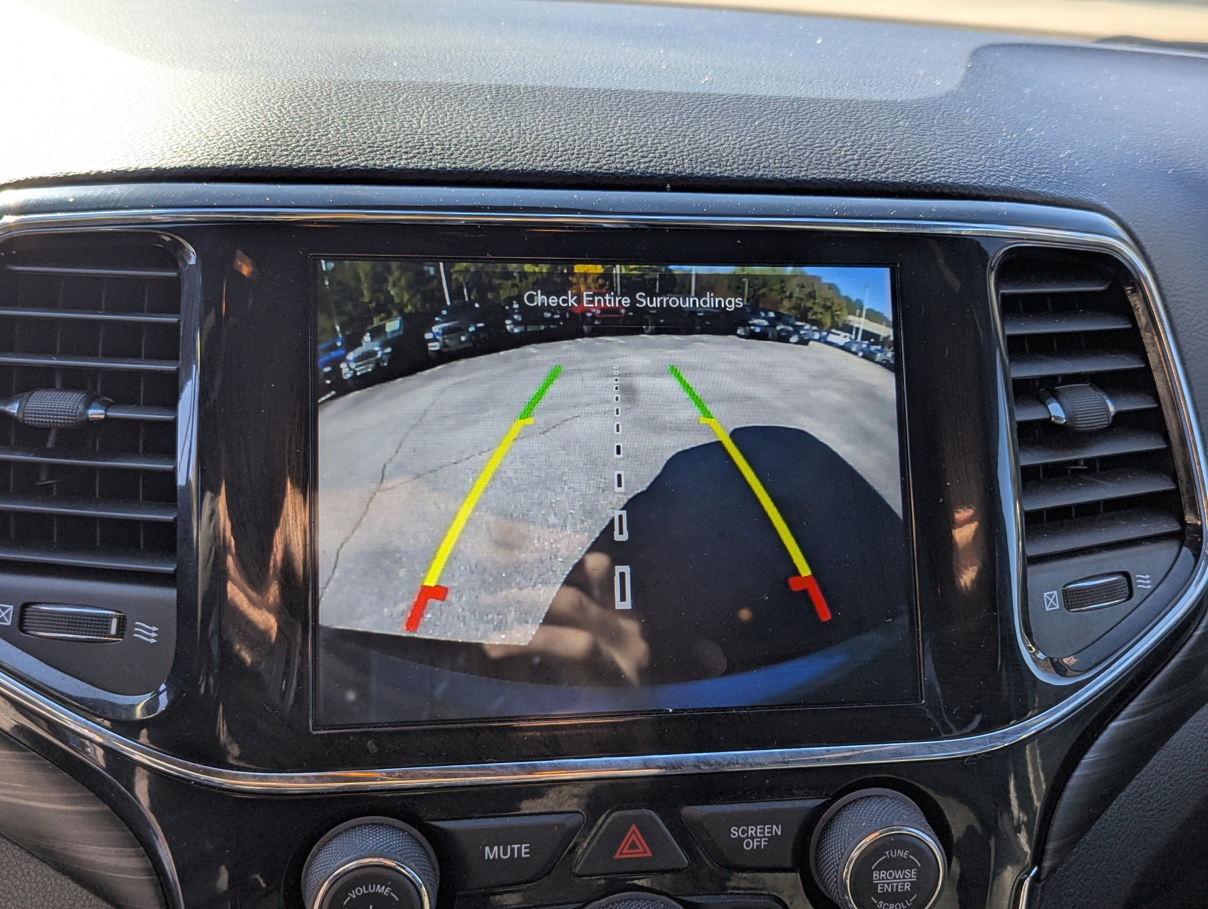 Used 2021 Jeep Grand Cherokee Laredo X image 22