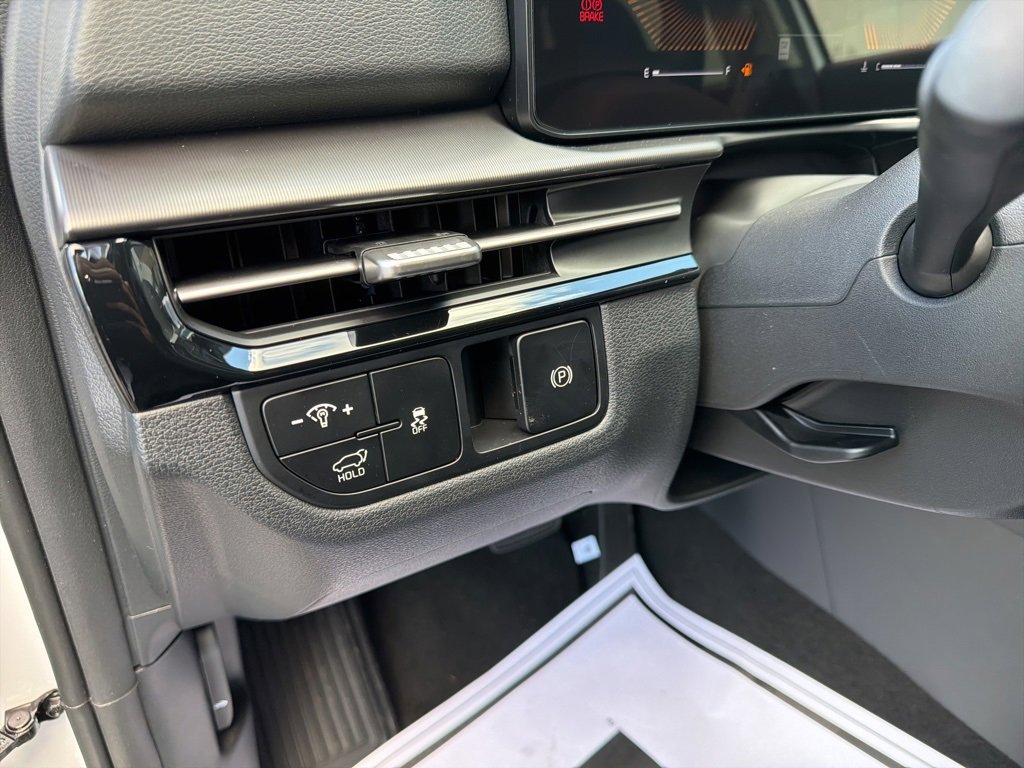 New 2026 Kia Sportage EX image 32