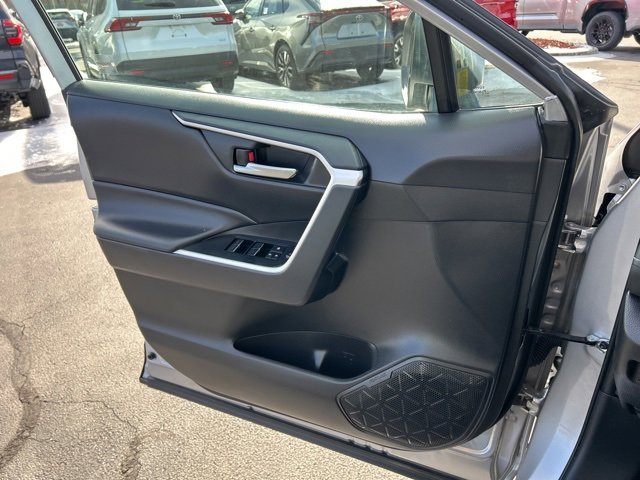 Used 2024 Toyota RAV4 XLE image 29