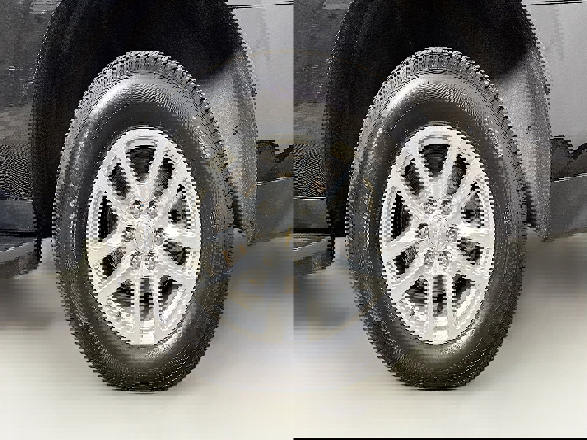 Used 2022 Chevrolet Suburban LS image 28