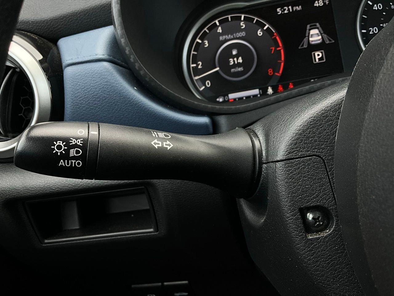 Used 2025 Nissan Versa SV image 31