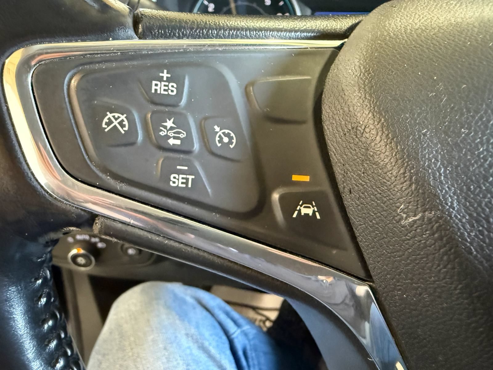 Used 2020 Chevrolet Equinox LT FWD image 19