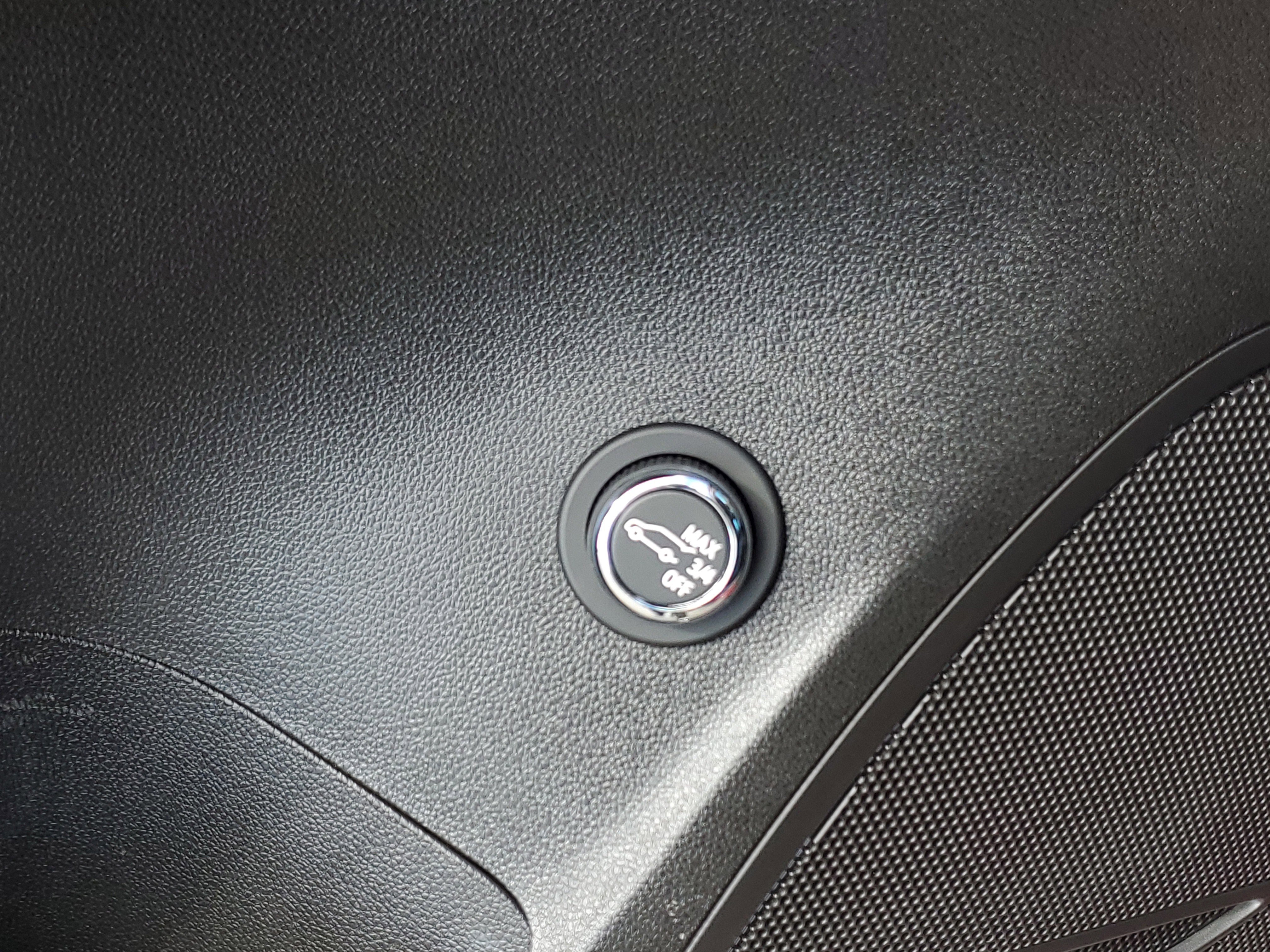 Used 2023 Buick Envision Essence image 32