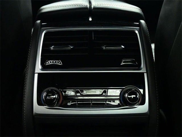 Used 2022 BMW 740i xDrive 740i xDrive w/ M Sport Package image 15