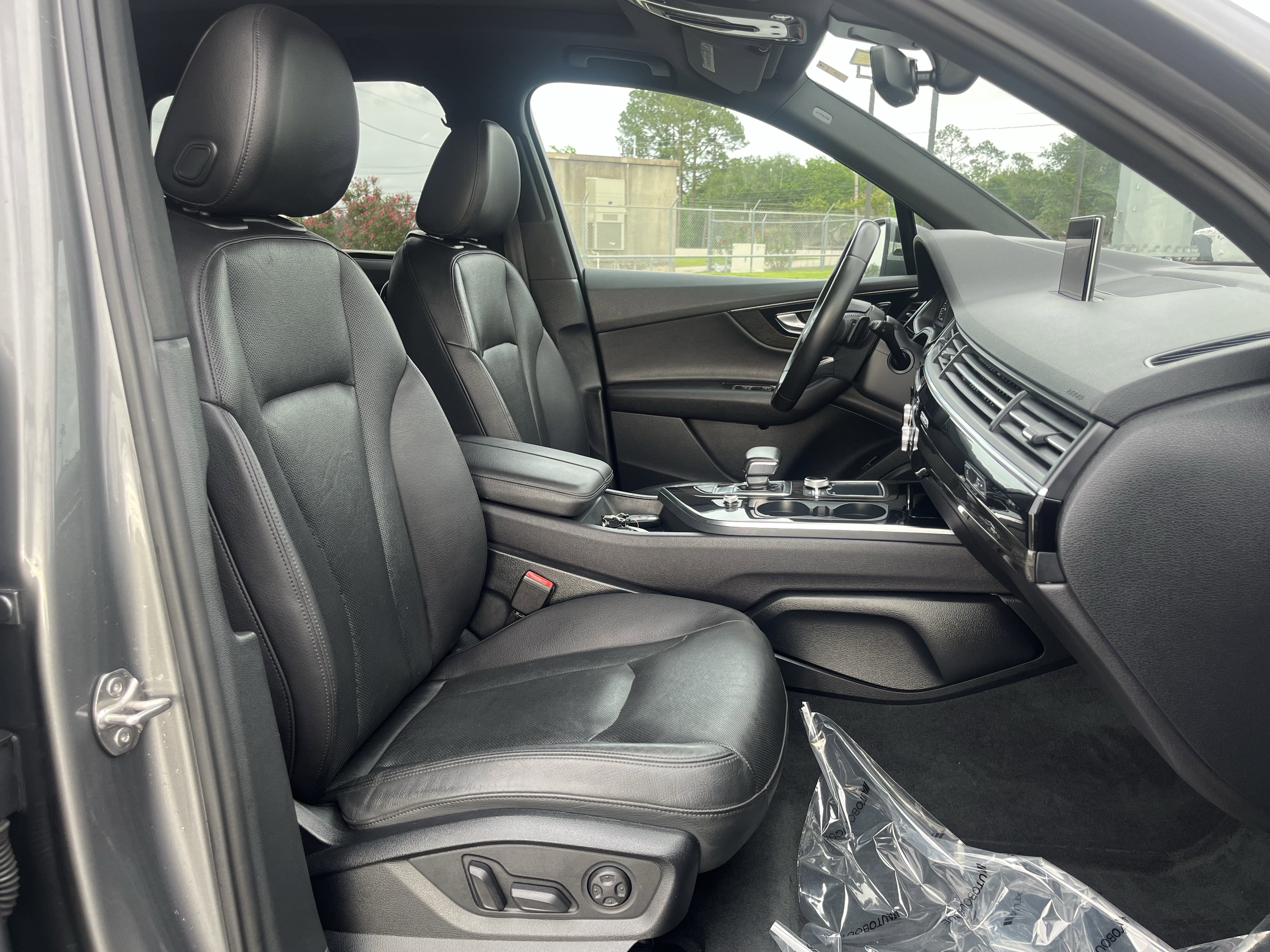 Used 2017 Audi Q7 3.0T Premium Plus AWD/4WD image 31