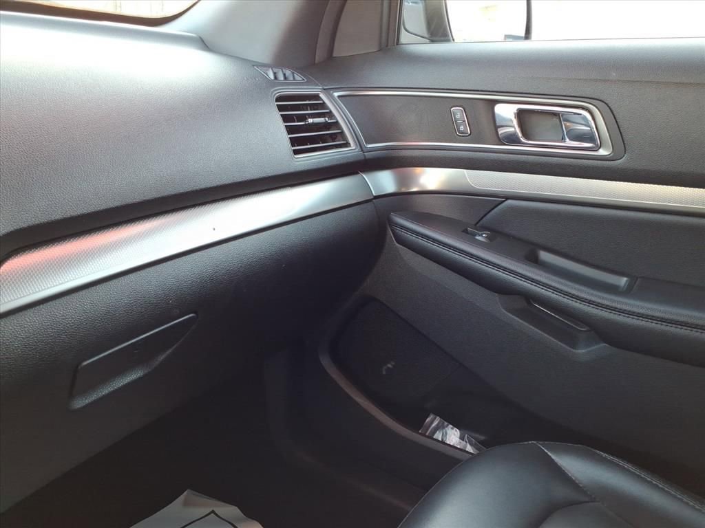 Certified 2019 Ford Explorer XLT w/ Equipment Group 202A image 21