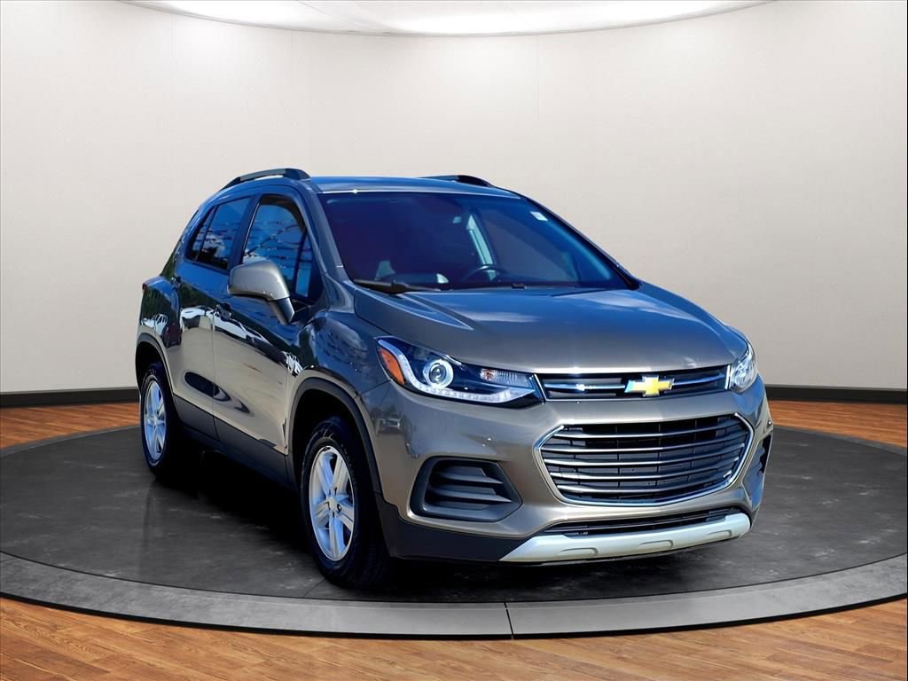 Used 2022 Chevrolet Trax LT w/ LT Convenience Package image 15