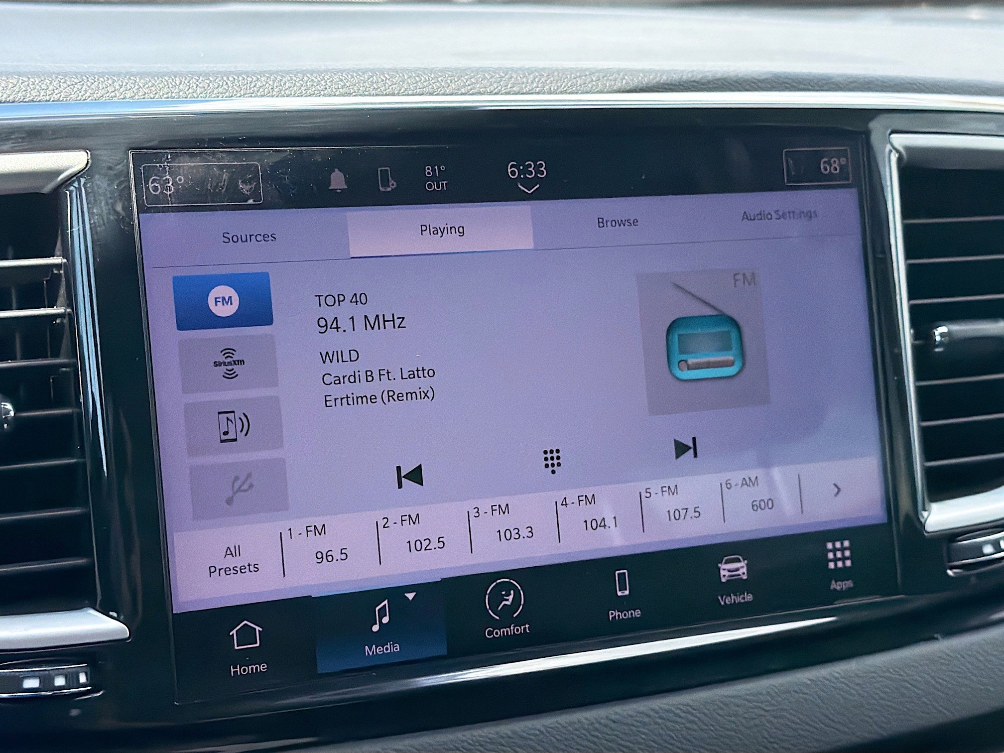 Used 2023 Chrysler Pacifica Touring-L image 30