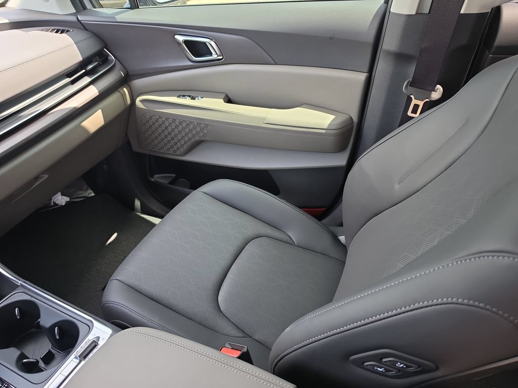 New 2026 Kia Carnival SX FWD image 16