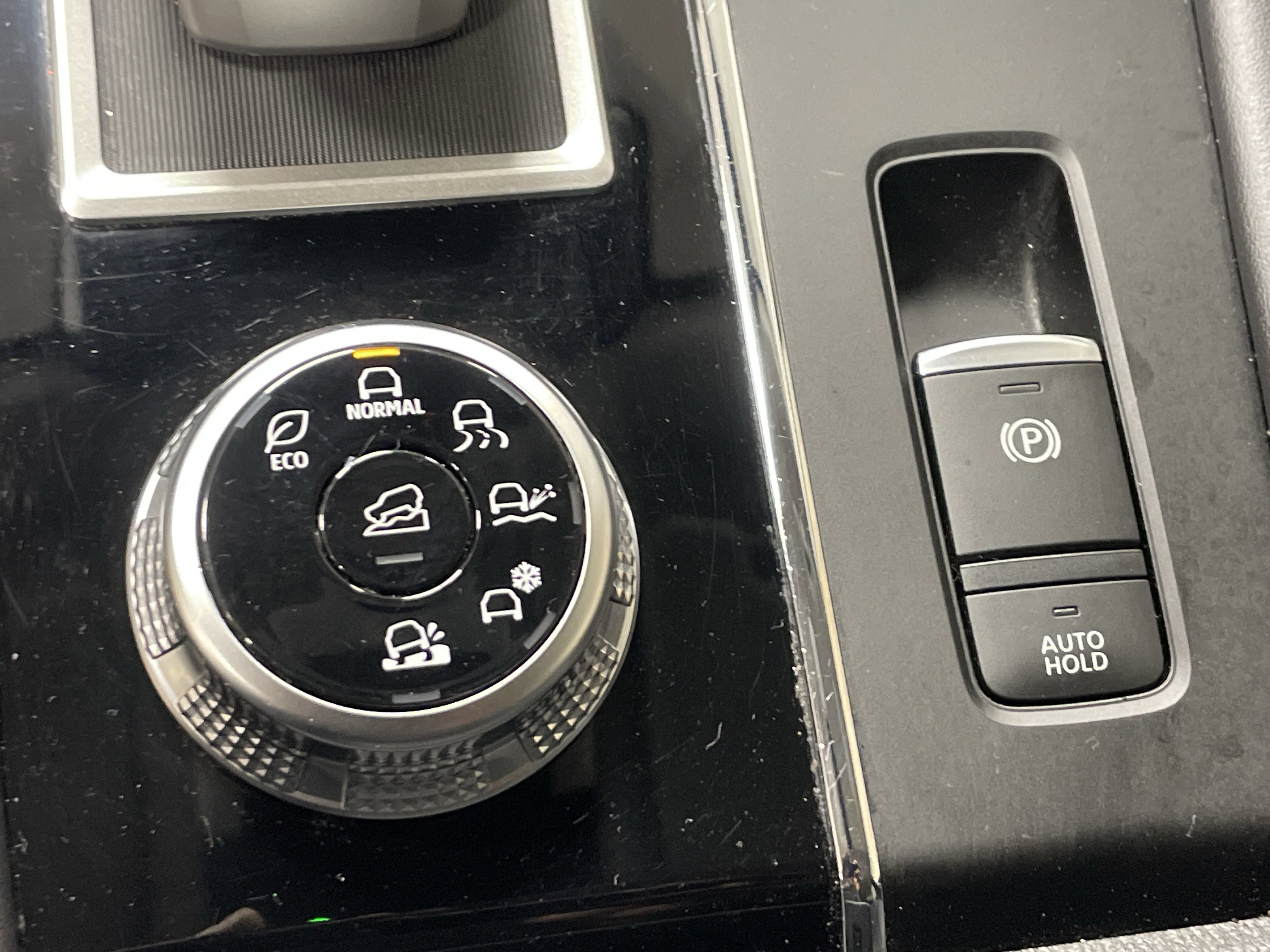 Used 2022 Mitsubishi Outlander SE image 28