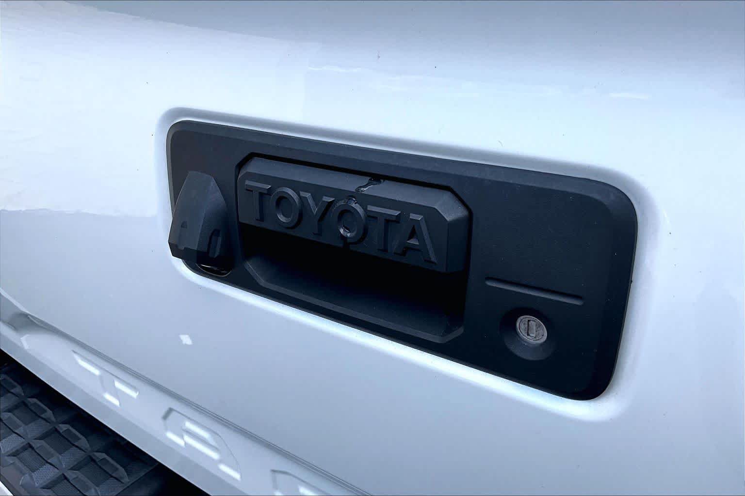Certified 2021 Toyota Tacoma TRD Sport w/ TRD Premium Sport Package AWD/4WD image 31