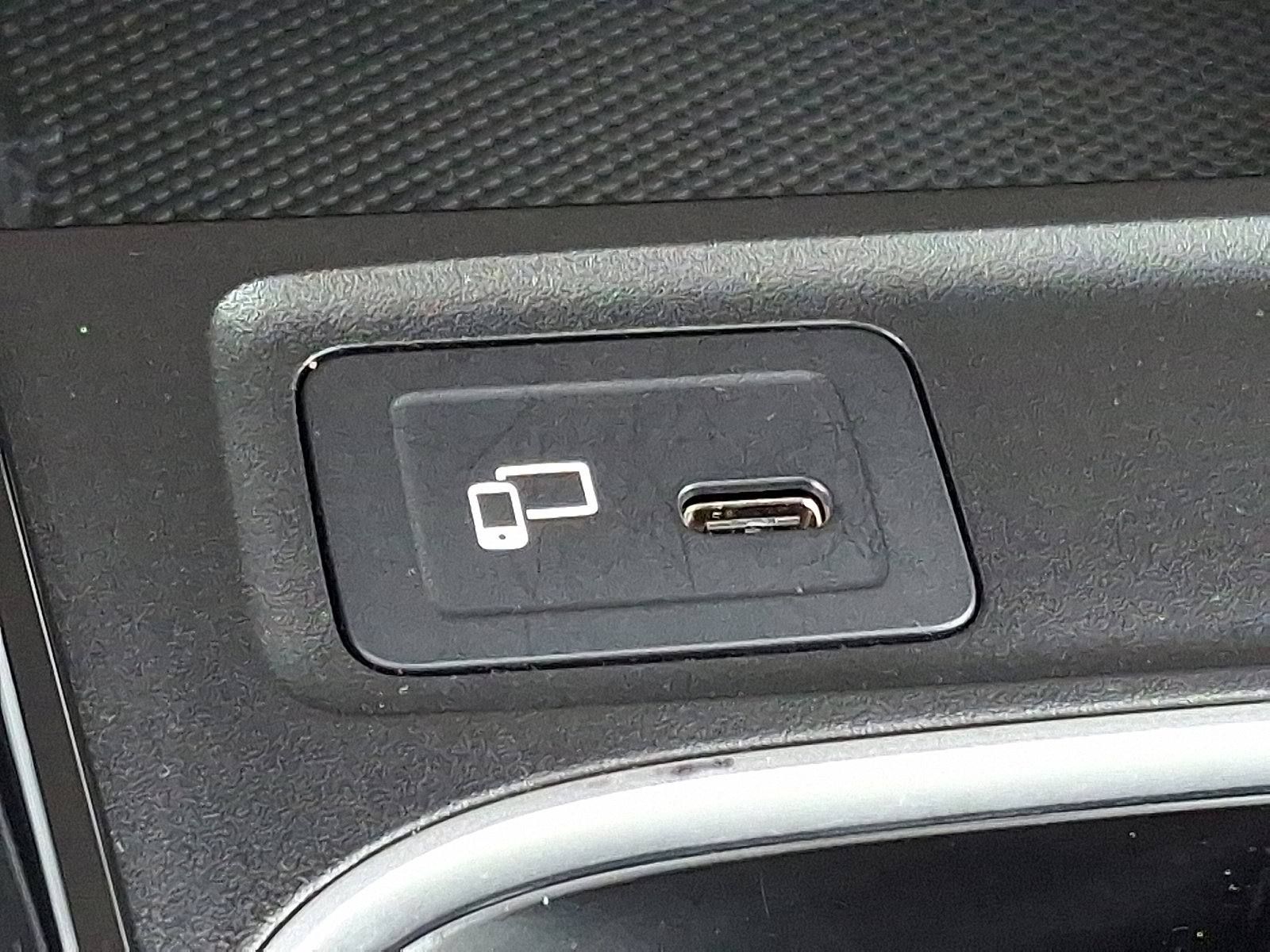 Certified 2023 Mercedes-Benz GLB 250 4MATIC image 25