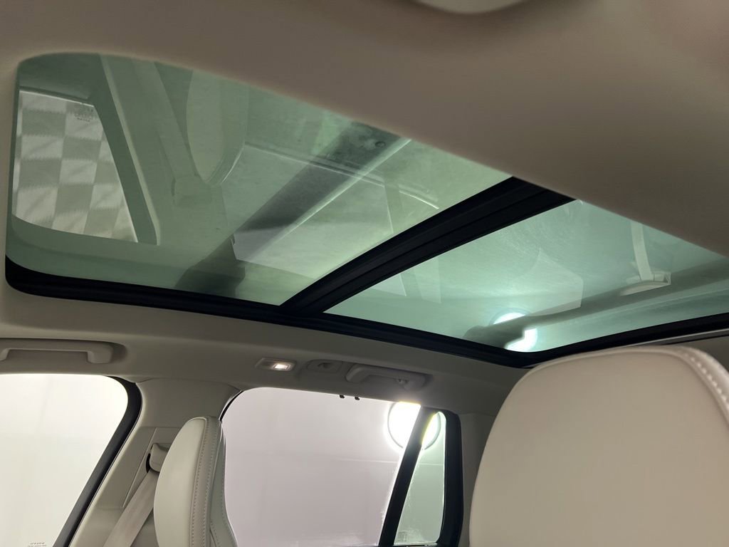 Used 2025 Volvo XC90 B6 Ultra w/ Protection Package image 25