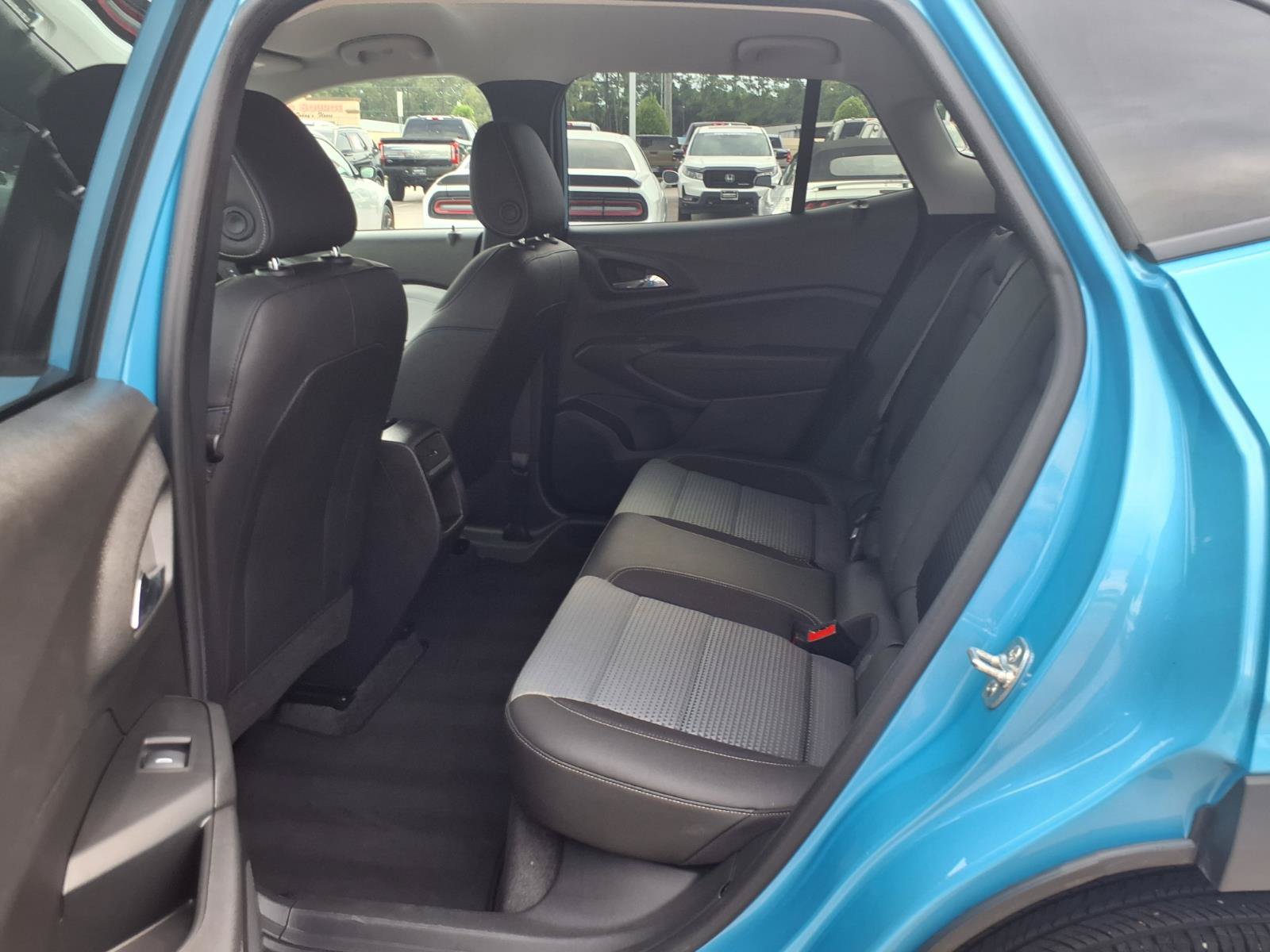 Used 2026 Chevrolet Trax LT FWD image 10