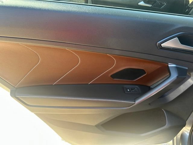 Used 2022 Volkswagen Tiguan SEL R-Line AWD/4WD image 30