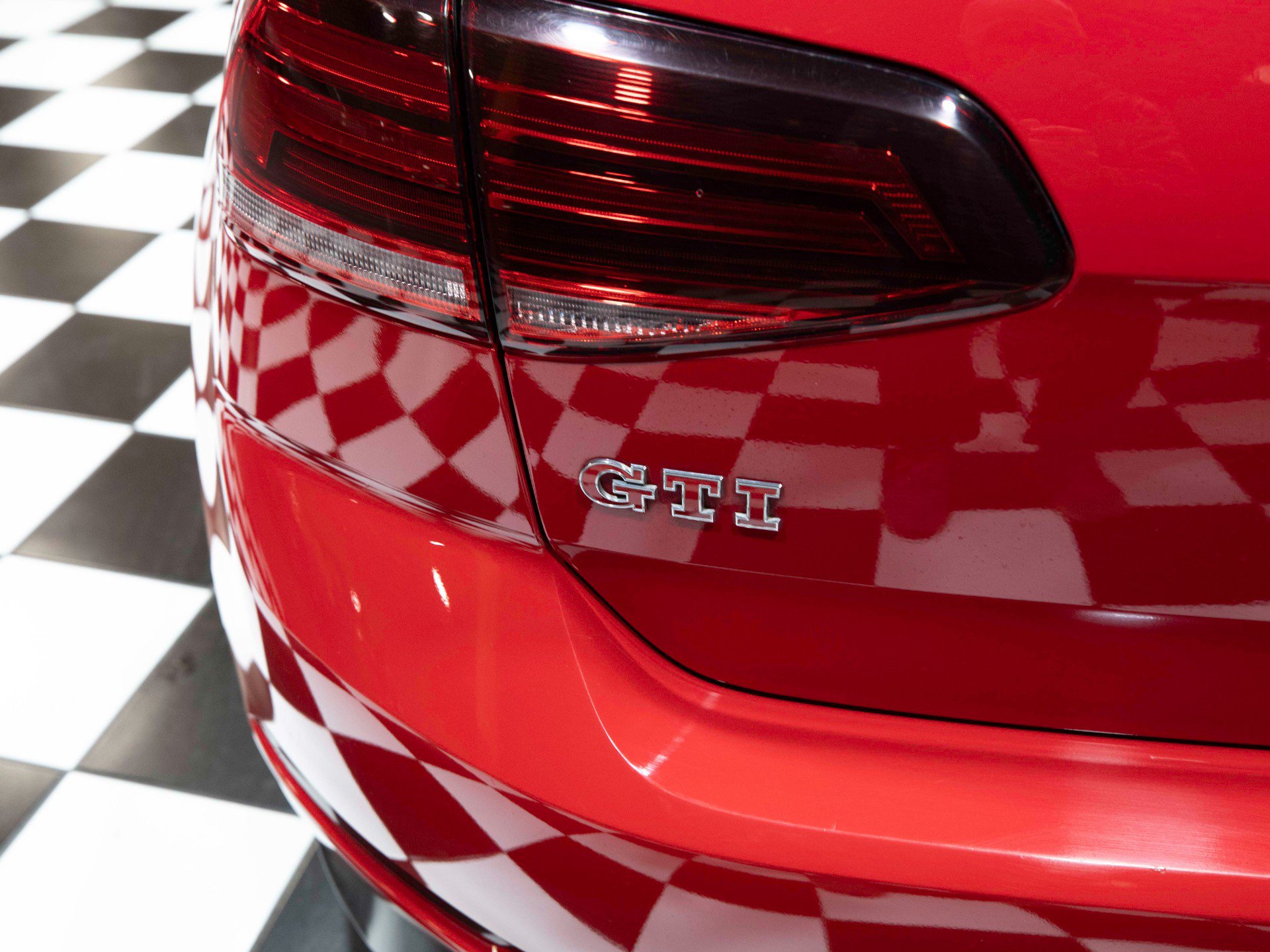 Used 2019 Volkswagen Golf 4-Door FWD image 18