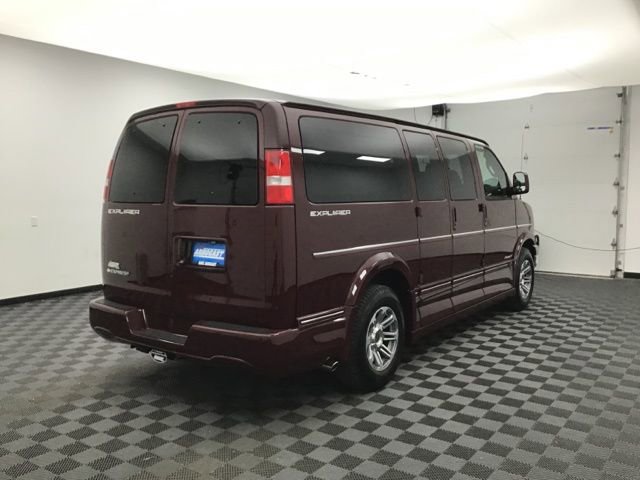 Used 2023 Chevrolet Express 2500 image 3