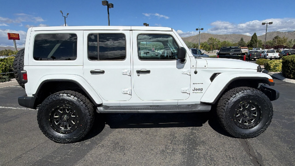 Used 2020 Jeep Wrangler Unlimited Sahara AWD/4WD image 2