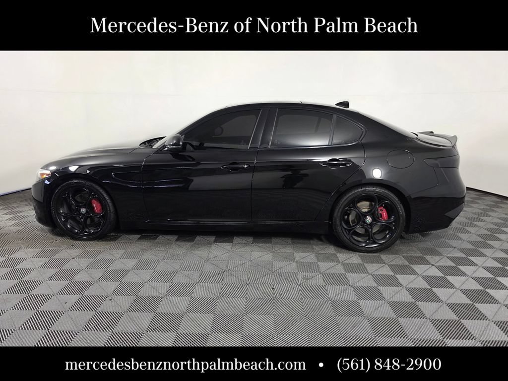 Used 2021 Alfa Romeo Giulia Ti Sport RWD image 3